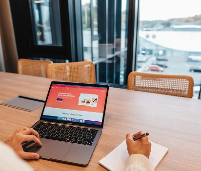 Elegant Visual Identity